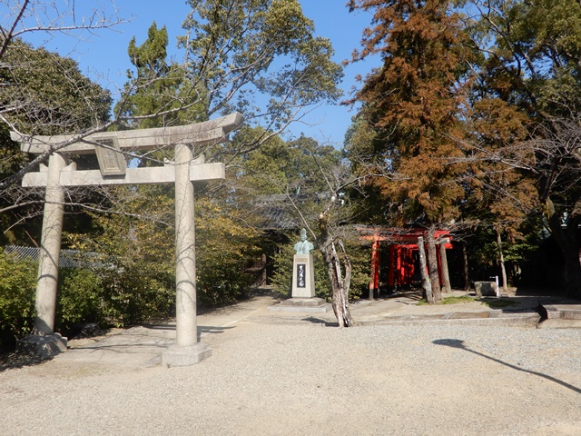 姫路神社の境内