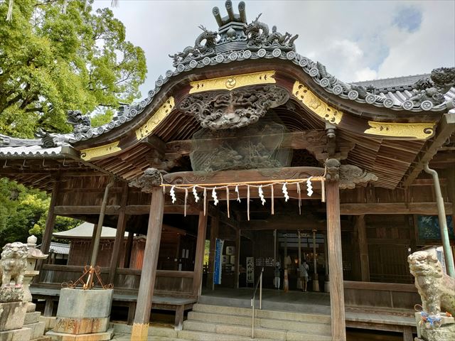 魚吹八幡神社　拝殿