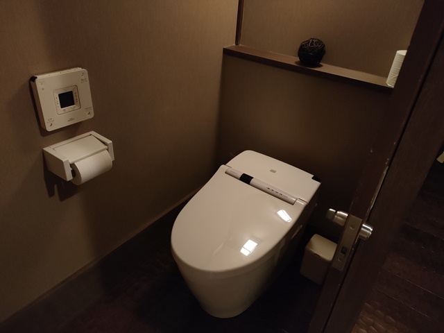 旅館高島屋（京都府宮津市）部屋タイプ竹生ちくぶ　ウォシュレット付きトイレ