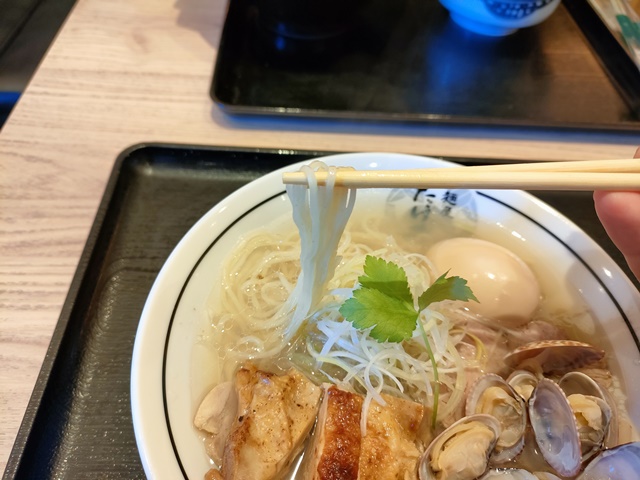 麺屋たけ井TauT洛西口店淡麗塩ラーメンの麺