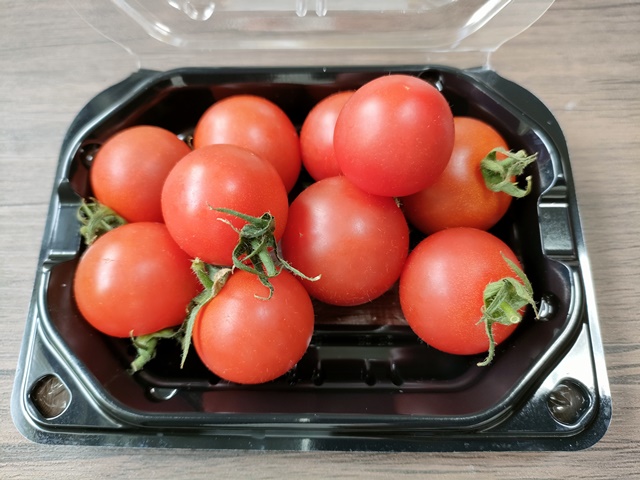 Oisix　ころんと真っ赤な情熱トマト