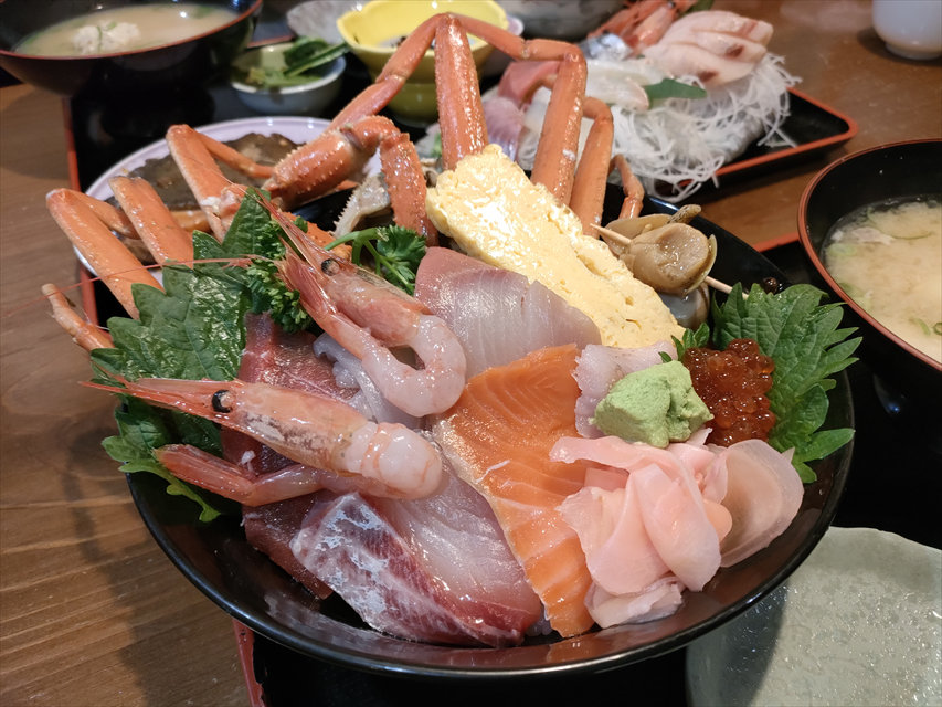 漁師の寿司 漁場 傳兵　漁師の海鮮丼