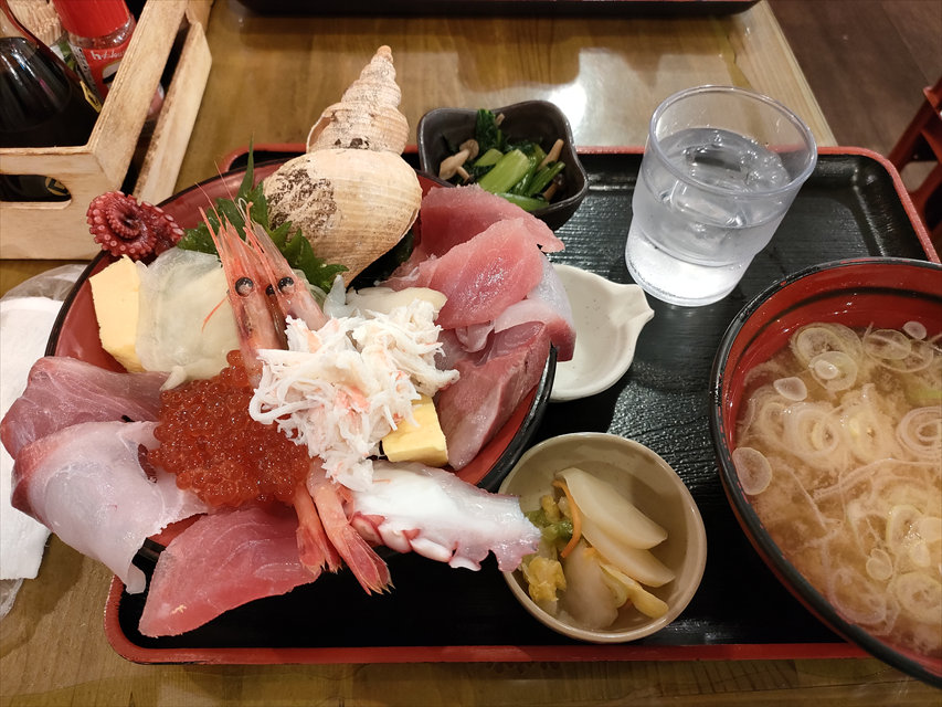 魚 どん亭　富山湾海鮮丼