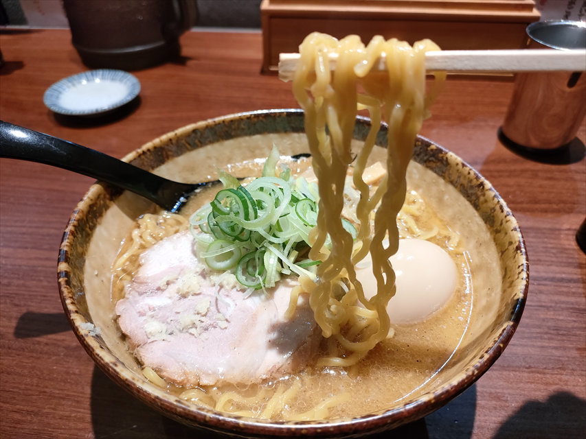 麺屋つくし（富山県）味噌ラーメン麺